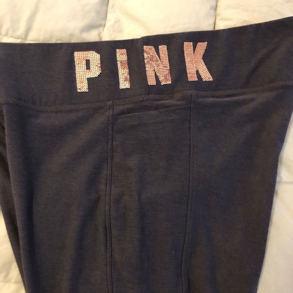 Victoria's Secret PINK black leggings with cut out Size Large